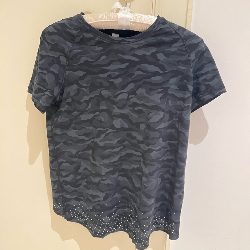 Lululemon Camo Top NEVER WORN